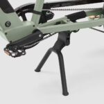 Bicicleta eléctrica de carga trasera R500E, color verde claro y con cola larga – Image 19